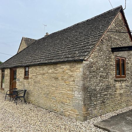 Tupenny Cottage, Old Mill Farm, Cotswold Water Park Cirencester Luaran gambar