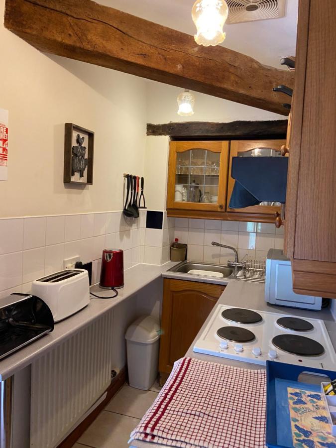 Tupenny Cottage, Old Mill Farm, Cotswold Water Park Cirencester Luaran gambar